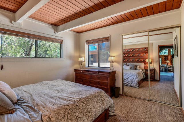 24873 Ponderosa Drive, Idyllwild CA: https://media.crmls.org/mediaz/7ea4b54b-f3cc-4754-9f31-4e5539d96f4a.jpg