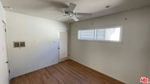 732 Washington Boulevard, Marina del Rey CA: https://media.crmls.org/mediaz/7ea56769-574d-4d9e-be37-c5c3ff1f4480.jpg