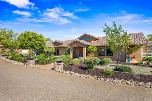 15636 Sage Hill Drive, Ramona CA: https://media.crmls.org/mediaz/7ea591d5-731f-4d1e-8752-145d51ec6615.jpg