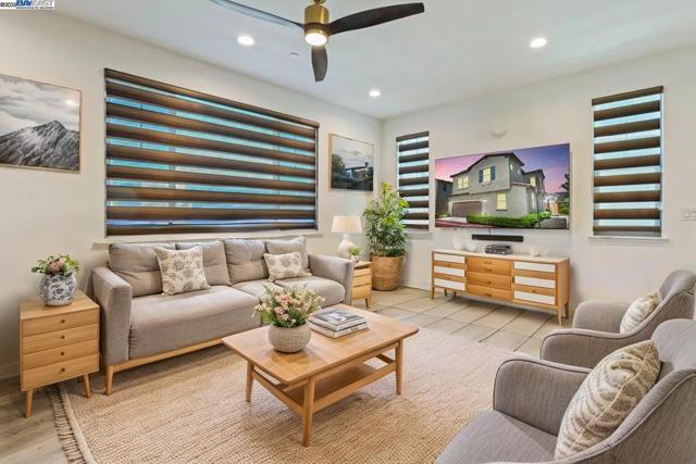 1205 S Ross Ct, Mountain House CA: https://media.crmls.org/mediaz/7ea5e4a2-02a7-461e-be47-4fab002796e9.jpg