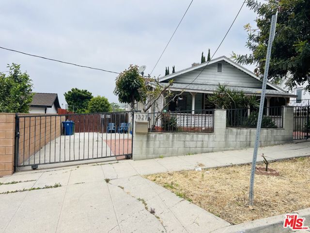 1327 Sanborn Ave, Los Angeles, CA 90027