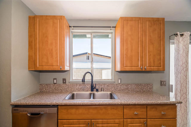 66590 Yucca Drive, Desert Hot Springs CA: https://media.crmls.org/mediaz/7ea69f15-d52d-49c1-9952-847320237662.jpg