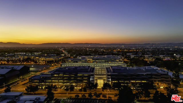 6537 Hedding Street, Los Angeles CA: https://media.crmls.org/mediaz/7ea6da07-7a87-4746-8138-cac1cdf04b11.jpg