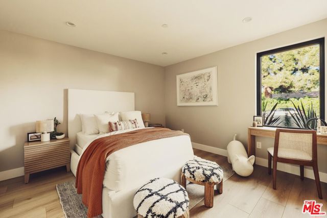5725 Katherine Avenue, Sherman Oaks CA: https://media.crmls.org/mediaz/7ea712f9-0e6c-4bac-89f3-deeba4c3f199.jpg