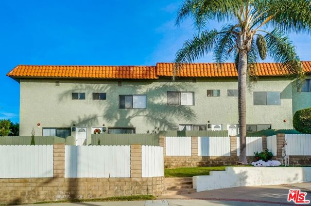1832 Rockefeller Lane, Redondo Beach, California 90278, 2 Bedrooms Bedrooms, ,2 BathroomsBathrooms,Residential,For Sale,Rockefeller,25603743 1832 Rockefeller Lane, Redondo Beach, California 90278, 2 Bedrooms Bedrooms, ,2 BathroomsBathrooms,Residential,For Sale,Rockefeller,25603743