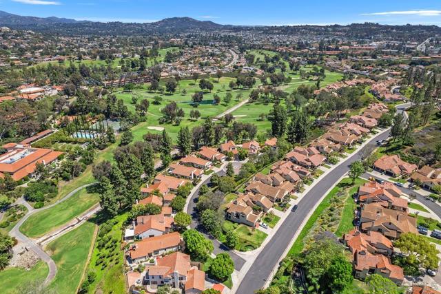 17635 Parlange Pl, San Diego CA: https://media.crmls.org/mediaz/7ea73da1-c7e9-48c9-9760-e459d234eb67.jpg