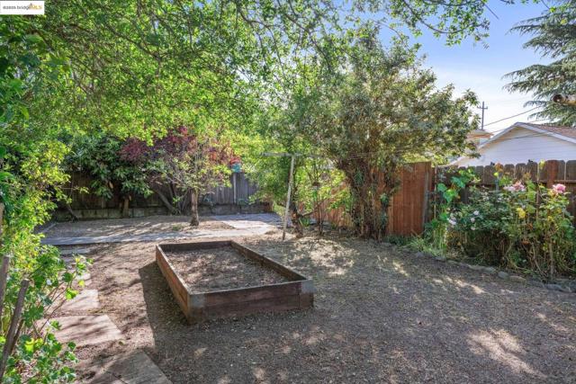 148 Estabrook, San Leandro CA: https://media.crmls.org/mediaz/7ea786a7-3ade-4aed-8225-47a738f368a6.jpg