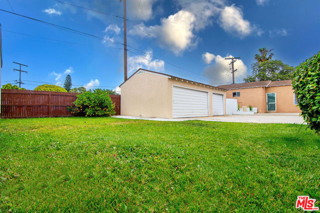 8456 Byrd Avenue, Inglewood CA: https://media.crmls.org/mediaz/7ea7d564-ed76-4990-ac5b-4cb8cfc99267.jpg