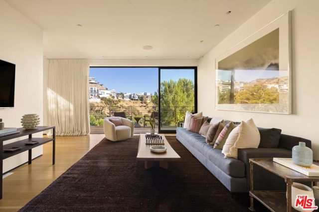 4 Bed Home for Sale in Los Angeles, California