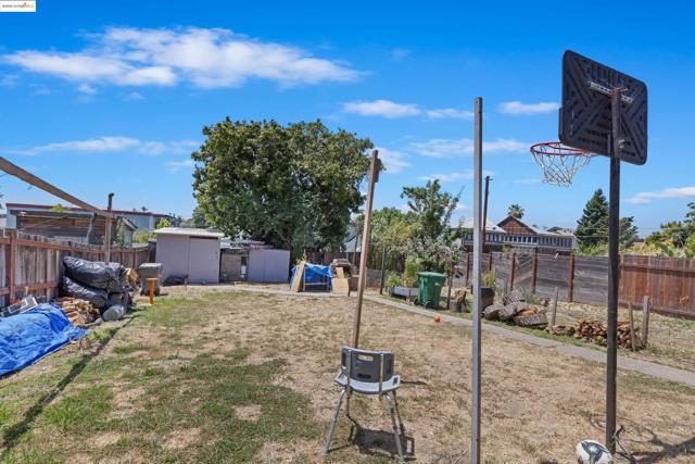 2029 E 22nd St, Oakland CA: https://media.crmls.org/mediaz/7ea8732d-2a8a-4fca-a7a8-997ea180b0a4.jpg