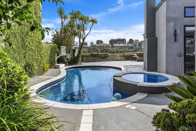 6544 Caminito Northland, La Jolla CA: https://media.crmls.org/mediaz/7ea95d0a-94e1-4139-8b5b-064516cc1eec.jpg