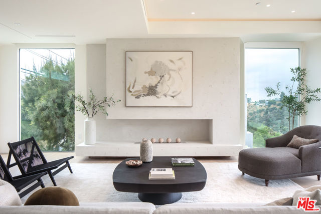 1943 Sunset Plaza Drive, Los Angeles CA: https://media.crmls.org/mediaz/7eaa57fc-c3c3-45d6-acc1-346c3d464596.jpg