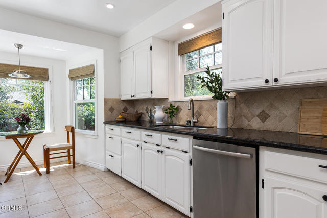 Detail Gallery Image 13 of 36 For 545 N Sunnyslope Ave, Pasadena,  CA 91107 - 3 Beds | 2/1 Baths