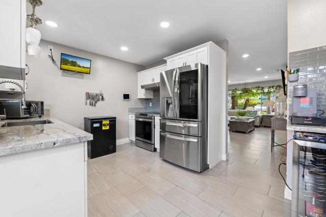 Detail Gallery Image 9 of 25 For 303 S Mollison Ave #3,  El Cajon,  CA 92020 - 2 Beds | 1/1 Baths