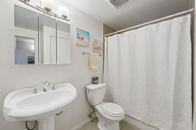 323 Monte Vista Avenue, Oakland CA: https://media.crmls.org/mediaz/7eab639b-0357-4999-8a78-b93b021bf55b.jpg