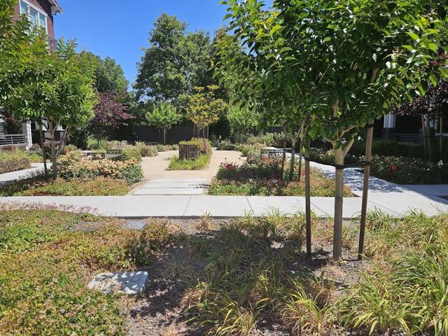 122 Ranch Lane, Mountain View CA: https://media.crmls.org/mediaz/7eabc560-6e7d-40ff-8d77-087c6445bac9.jpg