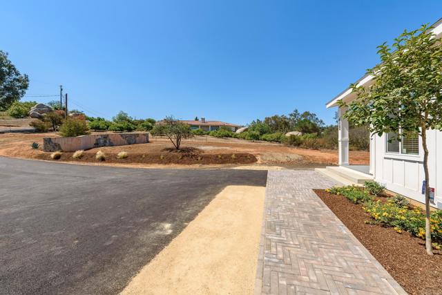 28676 Mountain Lilac Road, Escondido CA: https://media.crmls.org/mediaz/7eac8dd9-cb22-4e1c-9715-69f9cf5dfecb.jpg