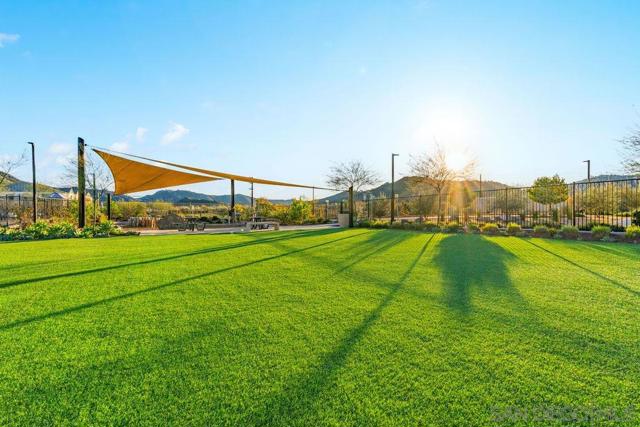 347 Sweet Pl, Fallbrook CA: https://media.crmls.org/mediaz/7eacbdb7-5bc0-4b19-bbf0-ff8e9890ca5c.jpg