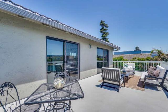 998 Flying Fish Street, Foster City CA: https://media.crmls.org/mediaz/7eadc14d-86c0-4be5-b649-503d1274d82c.jpg
