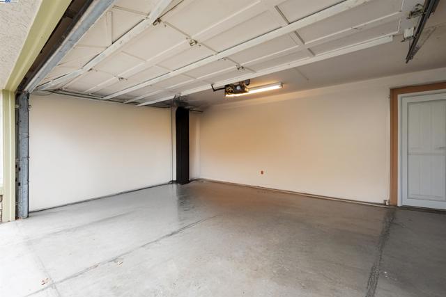 729 Montevino Dr, Pleasanton CA: https://media.crmls.org/mediaz/7eae4c10-69cc-4ee4-8c68-e4feca5c26de.jpg