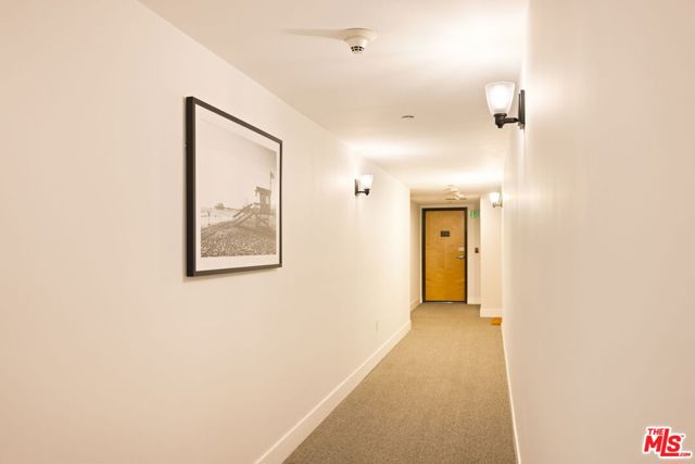 325 Arnaz Drive, Los Angeles CA: https://media.crmls.org/mediaz/7eae5892-eb5f-4925-b8f2-8f995543a364.jpg