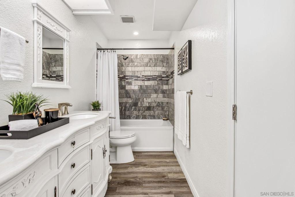 2251 Famosa Blvd - photo 12