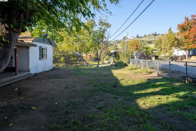 1245 Fleming Avenue, San Jose CA: https://media.crmls.org/mediaz/7eafb717-d645-4fd0-8f61-af9445b7fbef.jpg