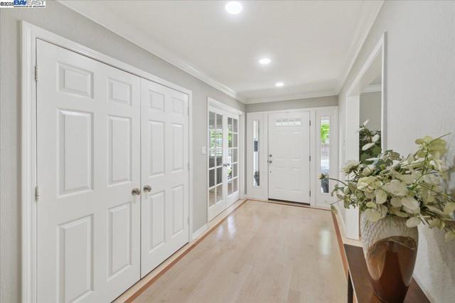 5204 Hummingbird Rd, Pleasanton CA: https://media.crmls.org/mediaz/7eafdfea-114f-4c0f-ab4c-00501426d7d3.jpg