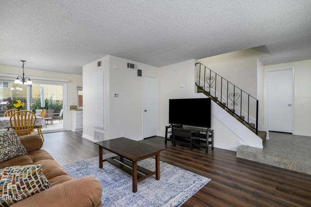 Detail Gallery Image 5 of 19 For 7331 Unicorn Cir, Ventura,  CA 93003 - 3 Beds | 1/1 Baths