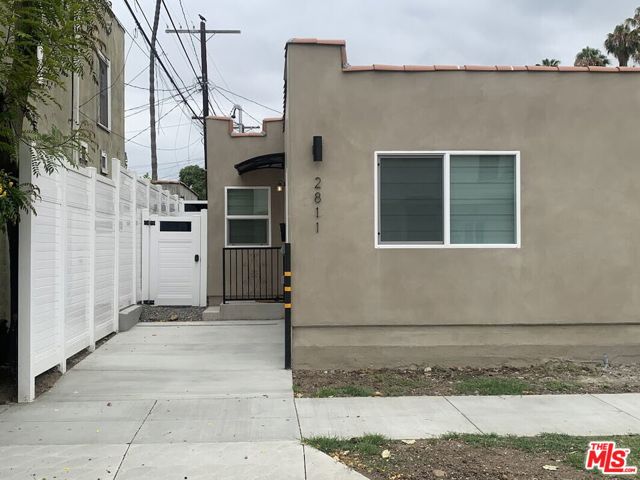2811 W 46th, Los Angeles CA: https://media.crmls.org/mediaz/7eb0bbaf-6f4b-4519-a292-abc6e68b0dc6.jpg