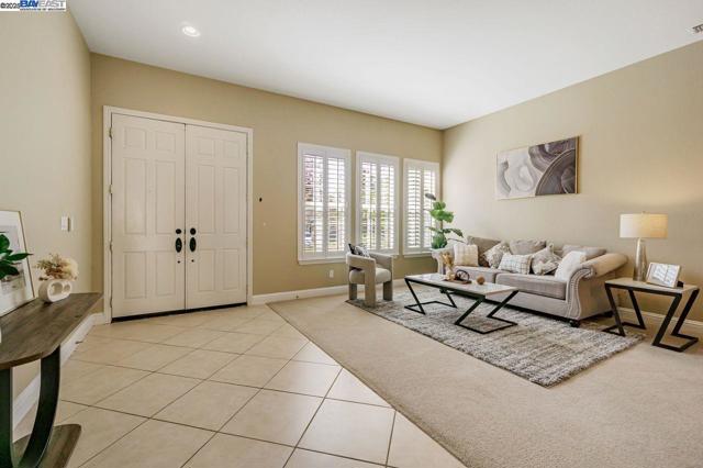 5391 Fernbank Dr, Concord CA: https://media.crmls.org/mediaz/7eb0ec68-ced3-433d-aed8-f0dc42b21ffd.jpg