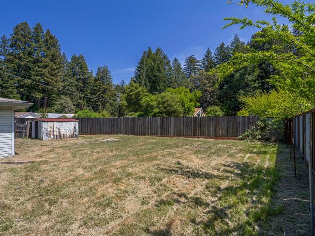 190 Moon Drive, Boulder Creek CA: https://media.crmls.org/mediaz/7eb15646-dd6a-4dd5-9b1f-b2c13802e886.jpg