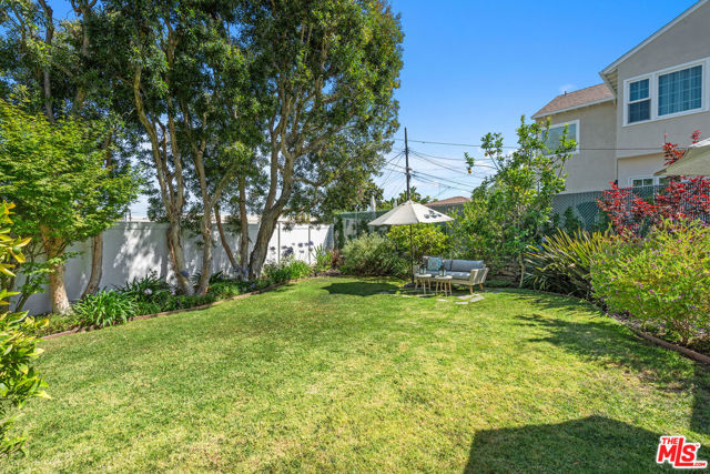 10574 Holman Avenue, Los Angeles CA: https://media.crmls.org/mediaz/7eb1afe5-8919-4083-91b0-1e9bf3a9f4ab.jpg
