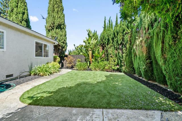 45490 Concho Court, Fremont CA: https://media.crmls.org/mediaz/7eb1bf56-9763-42a8-9434-adfefbd4662a.jpg