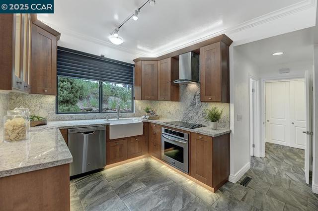 3244 Terra Granada Dr, Walnut Creek CA: https://media.crmls.org/mediaz/7eb1c2cc-fcdf-4613-b61f-7f08a7f2d662.jpg