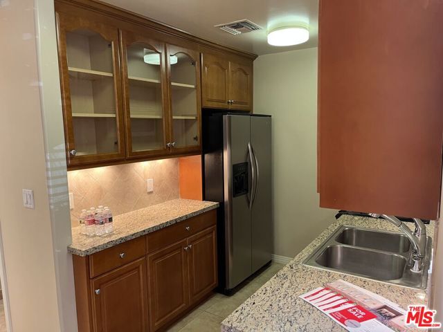 4732 Radford Avenue, Valley Village CA: https://media.crmls.org/mediaz/7eb1f762-d8b3-450e-9e87-d8b4a38e370a.jpg