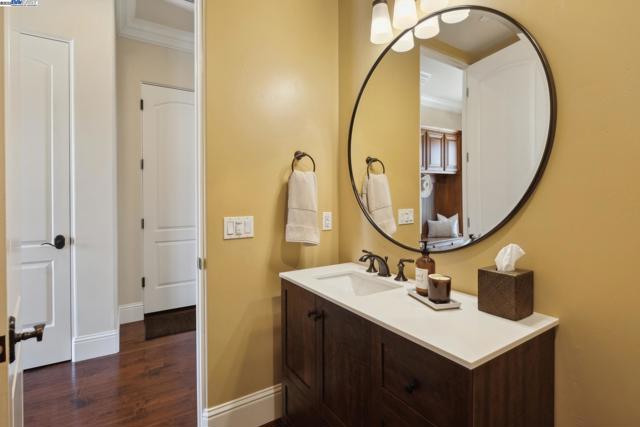 6340 Inspiration Ter, Pleasanton CA: https://media.crmls.org/mediaz/7eb29122-c0d4-4901-beb5-0fa21a3ca0e7.jpg