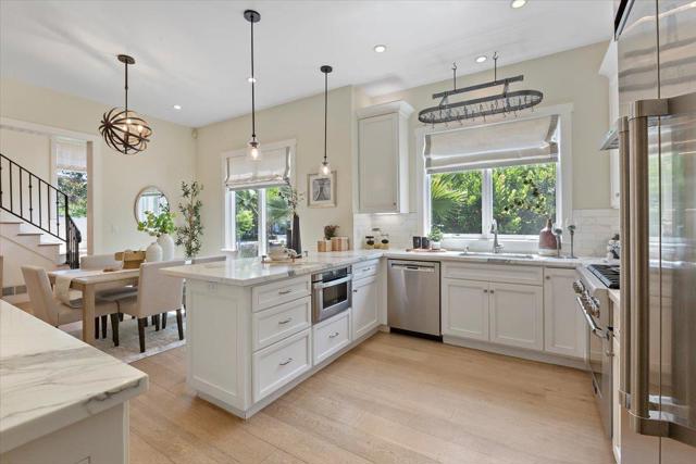 900 Roble Avenue, Menlo Park CA: https://media.crmls.org/mediaz/7eb29de9-6743-4f45-8150-c72a87e662c5.jpg