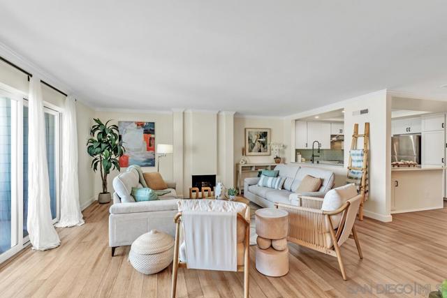 24 Montego Court, Coronado CA: https://media.crmls.org/mediaz/7eb2a961-f644-4487-b796-ee21e463fa57.jpg