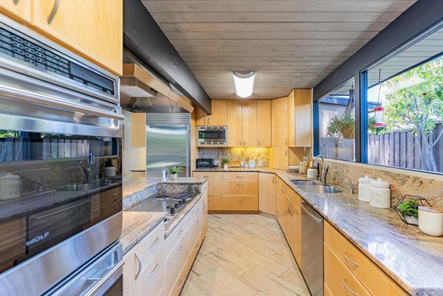 814 Beaverton Court, Sunnyvale CA: https://media.crmls.org/mediaz/7eb2ac8c-7f8f-4e06-860b-341079af6710.jpg