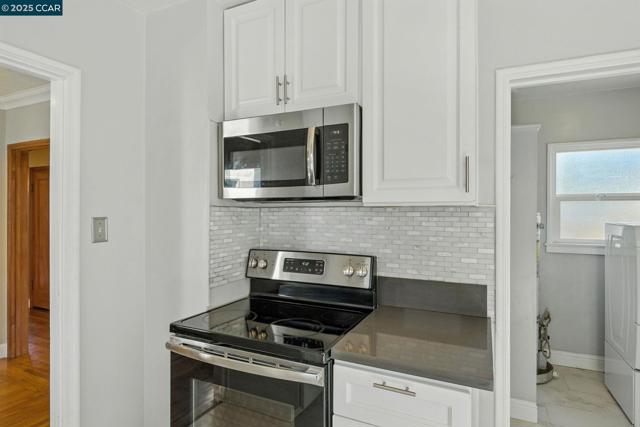 3832 33rd St, Sacramento CA: https://media.crmls.org/mediaz/7eb2efa4-6494-4758-a0e1-a3cc5e583b17.jpg