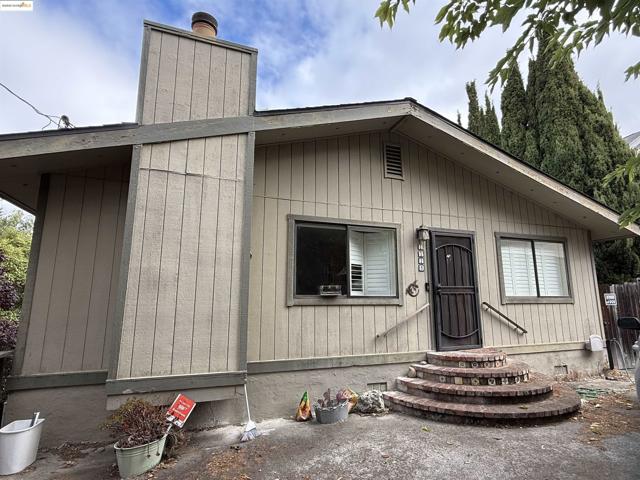 1118 Bush Avenue, Vallejo CA: https://media.crmls.org/mediaz/7eb31bb5-f23c-4457-ad37-98d777bea4b0.jpg