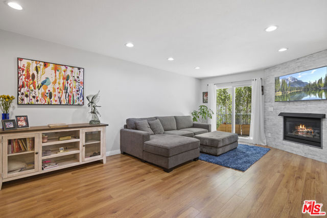 13030 Valleyheart Drive, 114 photo 6