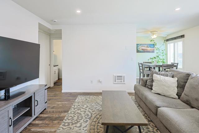 3454 Castle Glen Dr., San Diego CA: https://media.crmls.org/mediaz/7eb3c6cf-ed3f-485b-9c82-97c41665a83f.jpg