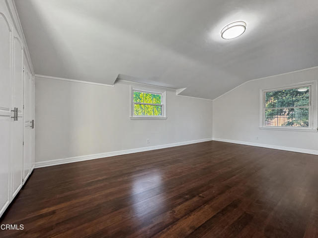 5028 El Adobe Lane, La Crescenta CA: https://media.crmls.org/mediaz/7eb42ceb-8212-4663-a255-1b075455c310.jpg
