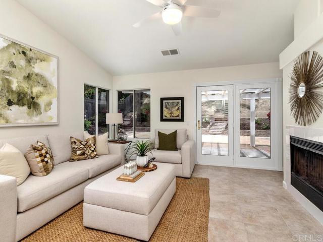 Detail Gallery Image 13 of 40 For 1219 Sunglow Dr, Oceanside,  CA 92056 - 4 Beds | 2 Baths