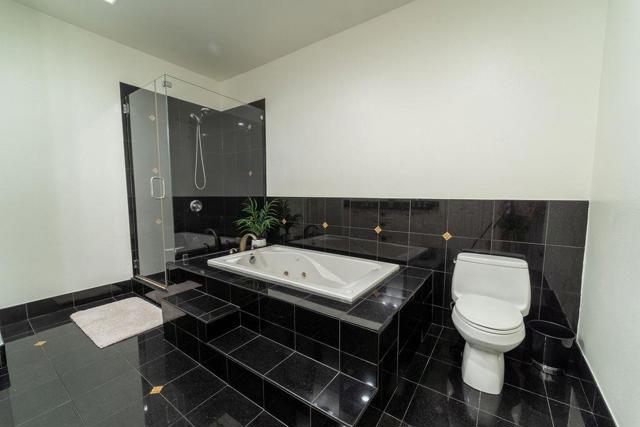 Image 23 of 73 For 35724 Linda Drive
