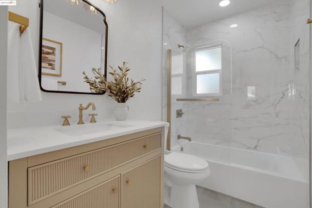 946 Notre Dame Ave, Concord CA: https://media.crmls.org/mediaz/7eb55317-3aaf-42bb-822a-b23f7280fe68.jpg