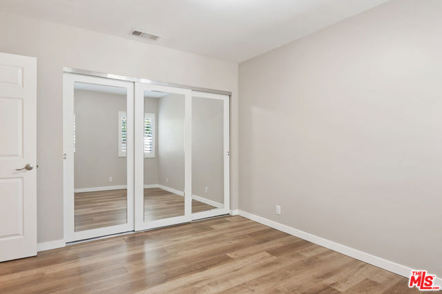 6421 Gaviota Avenue, Van Nuys CA: https://media.crmls.org/mediaz/7eb62f61-16ad-43ea-9926-86de78249dea.jpg