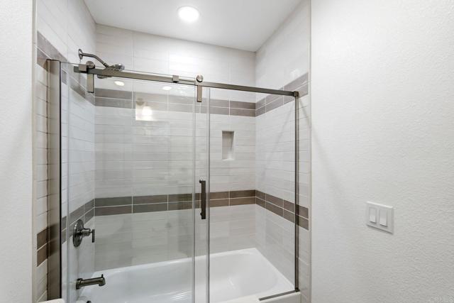 Image 37 of 70 For 630 Poinsettia Park